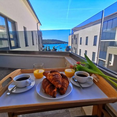 Black Pearl - Luxury Seaside App With Pool & Bbq, Istra Banjole Eksteriør billede