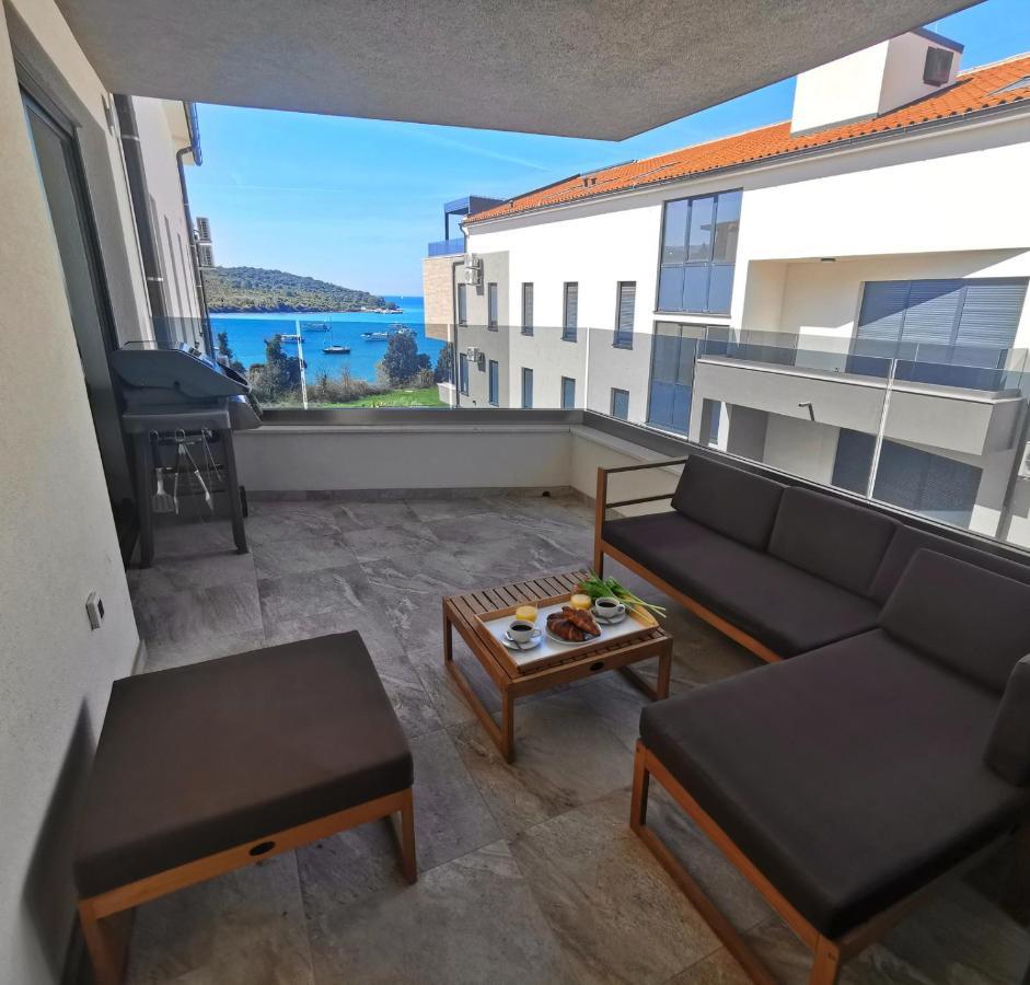 Black Pearl - Luxury Seaside App With Pool & Bbq, Istra Banjole Eksteriør billede