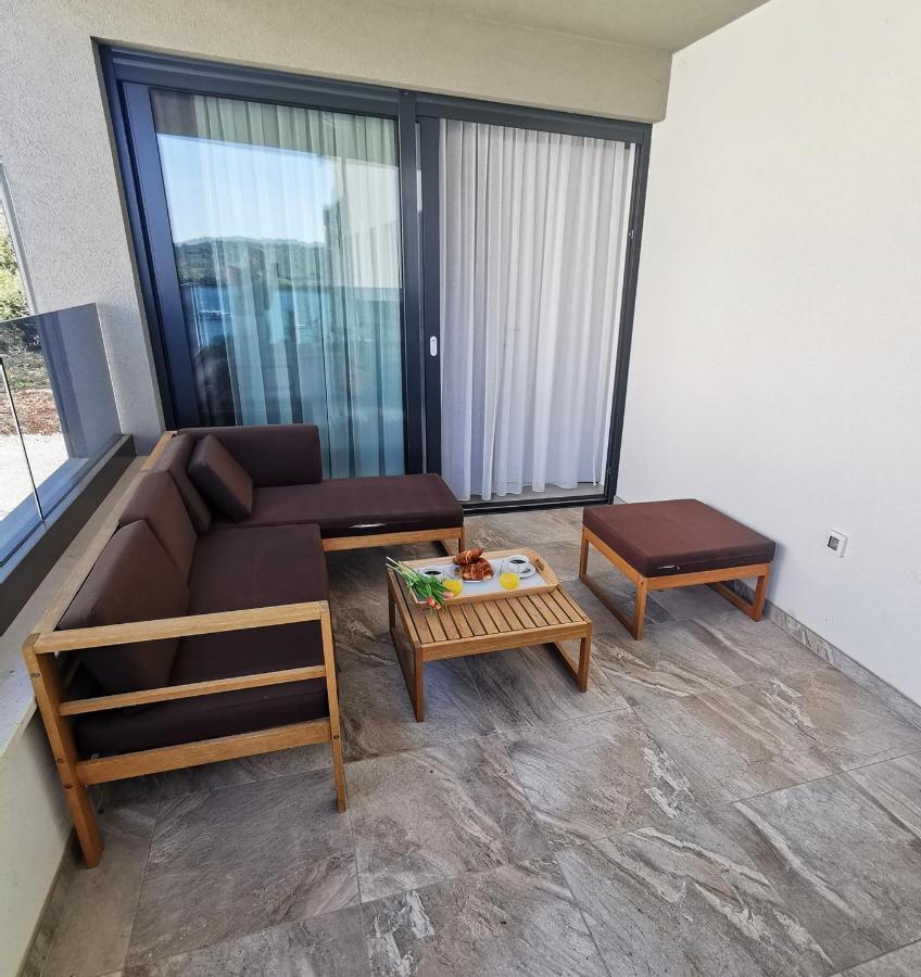 Black Pearl - Luxury Seaside App With Pool & Bbq, Istra Banjole Eksteriør billede