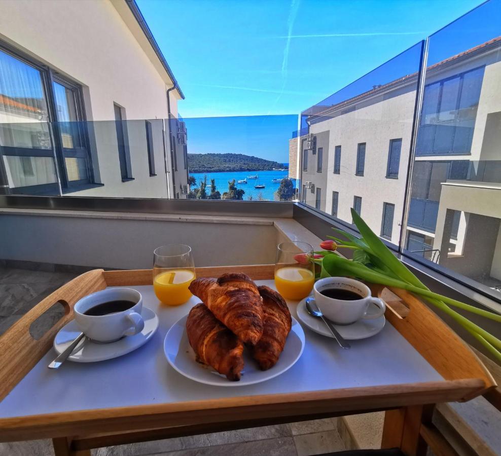Black Pearl - Luxury Seaside App With Pool & Bbq, Istra Banjole Eksteriør billede