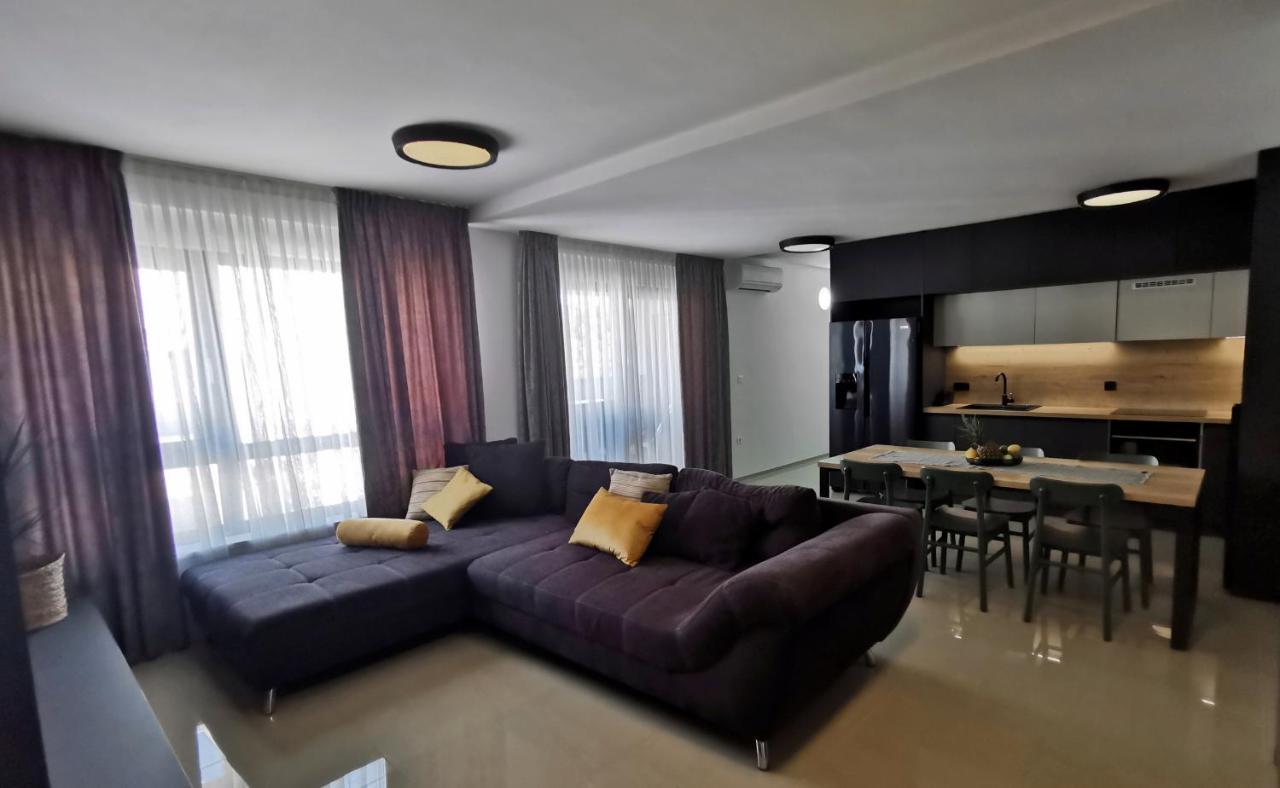 Black Pearl - Luxury Seaside App With Pool & Bbq, Istra Banjole Eksteriør billede