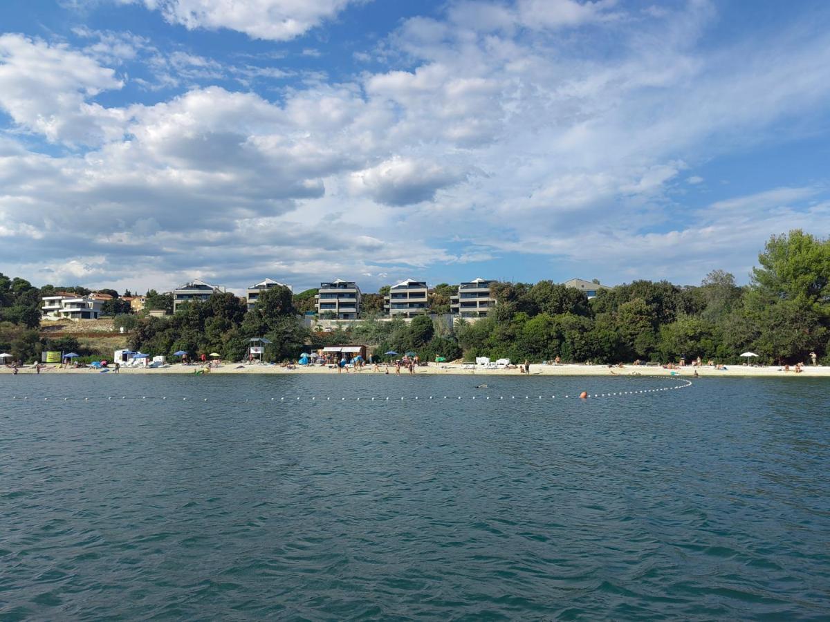 Black Pearl - Luxury Seaside App With Pool & Bbq, Istra Banjole Eksteriør billede