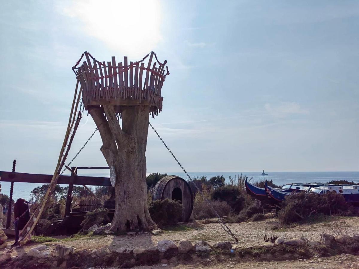 Black Pearl - Luxury Seaside App With Pool & Bbq, Istra Banjole Eksteriør billede